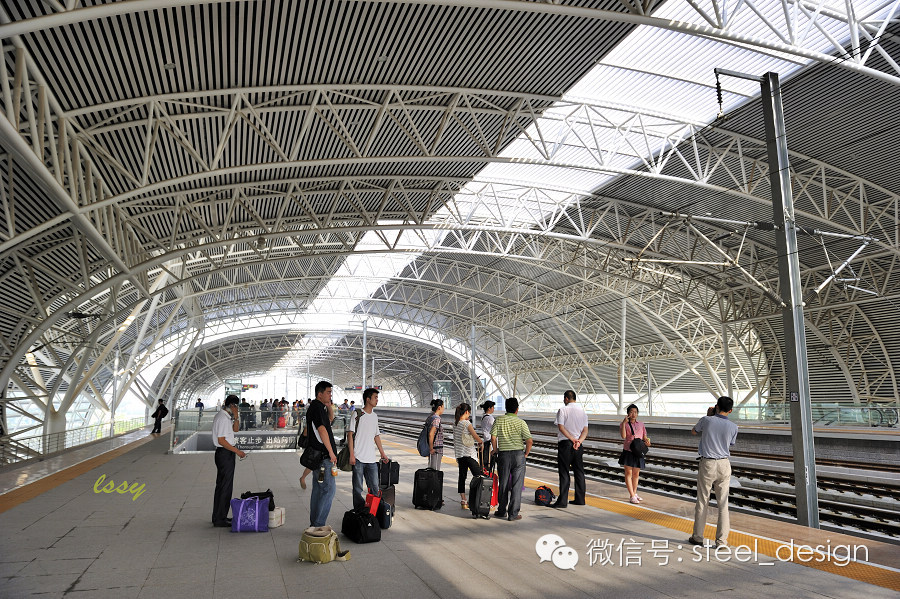 钢结构赏析--京沪高铁中桥式高架站钢结构雨棚设计分析