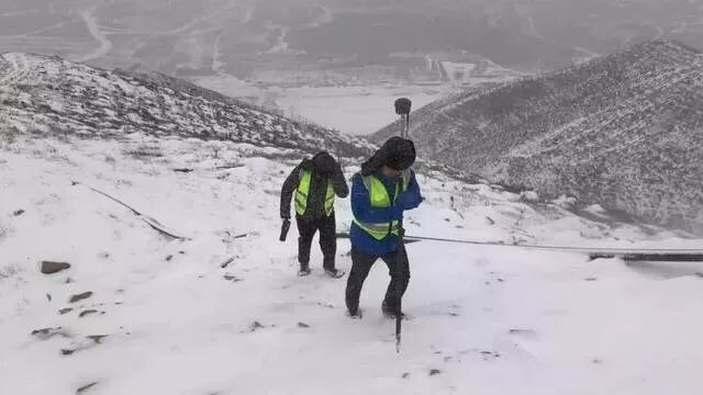 国家跳台滑雪中心“雪如意”钢结构成功卸载，北京冬奥会张家口赛区76个场馆和基础设施项目将于今年内全部完工