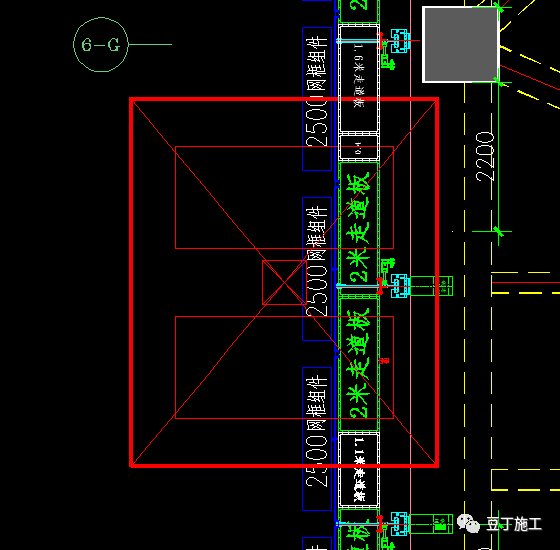 全钢智能型爬架组装演示视频及施工案例分析，看完你就全懂了！